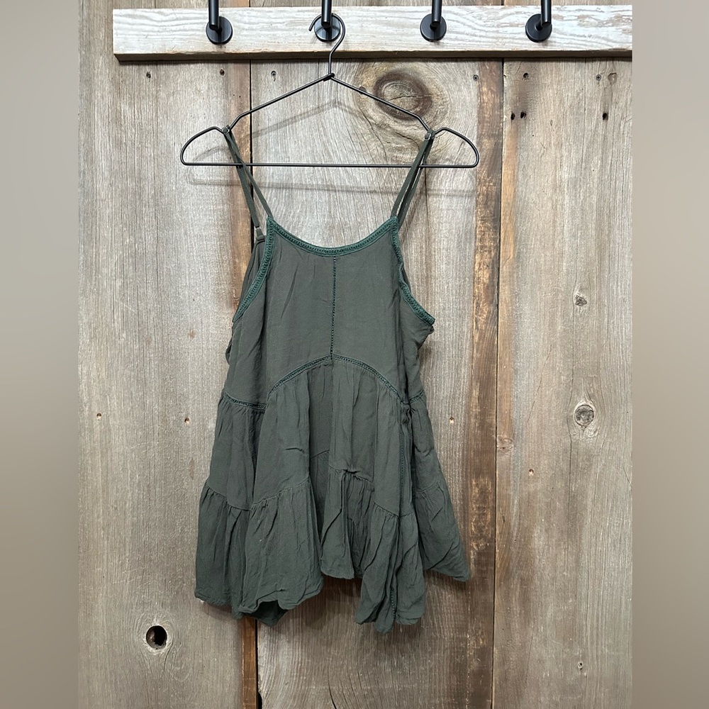 Alythea Lace-Up Babydoll Cami Tank Top in Olive Green Size Small